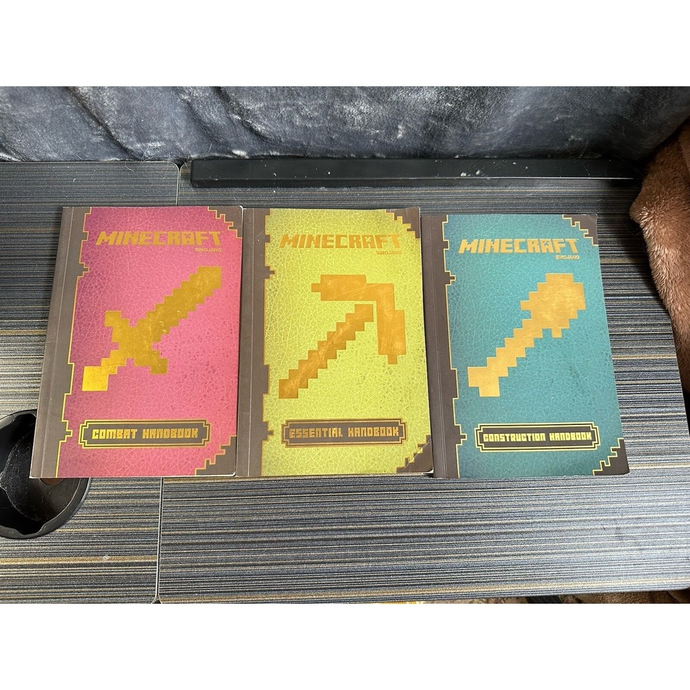 Minecraft Handbooks Official‎ Book Essential Combat Construction Soft Lot Of 3